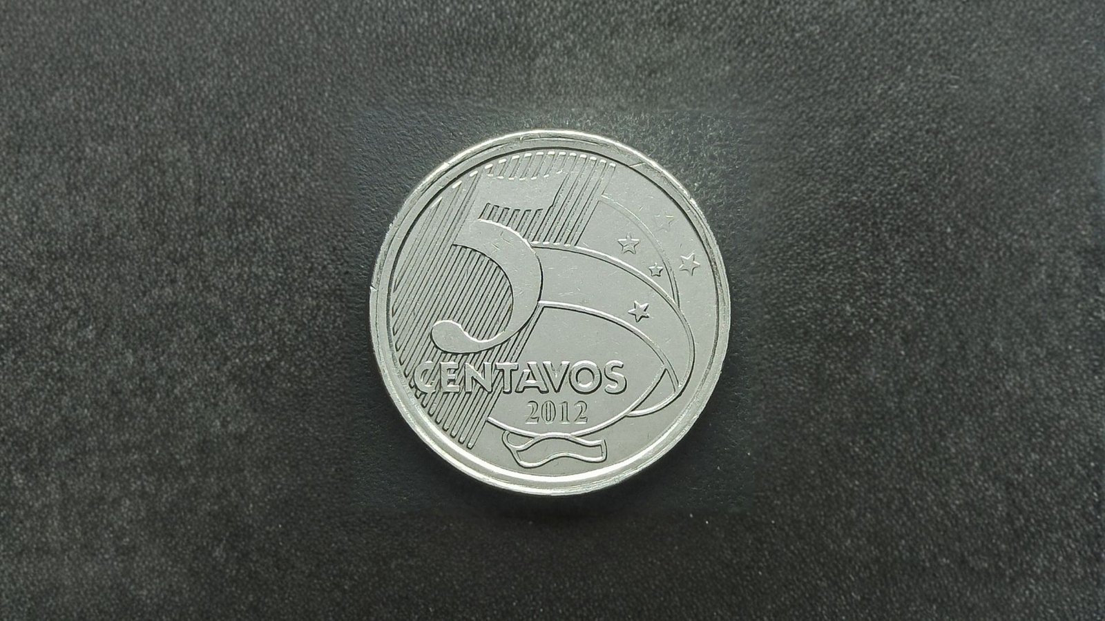 Moeda de 50 centavos rara com erro de fabricação