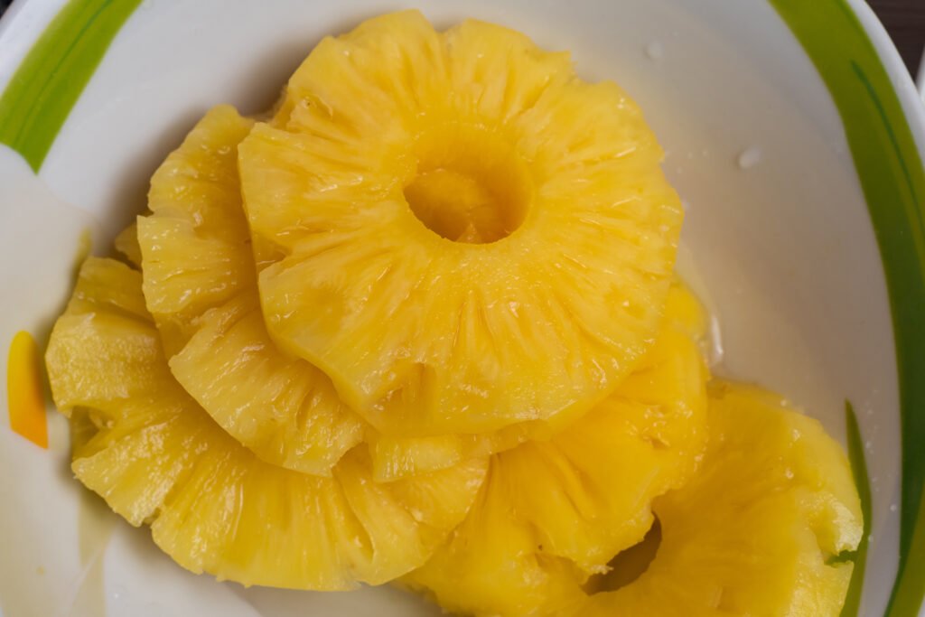 abacaxi cortado em rodelas